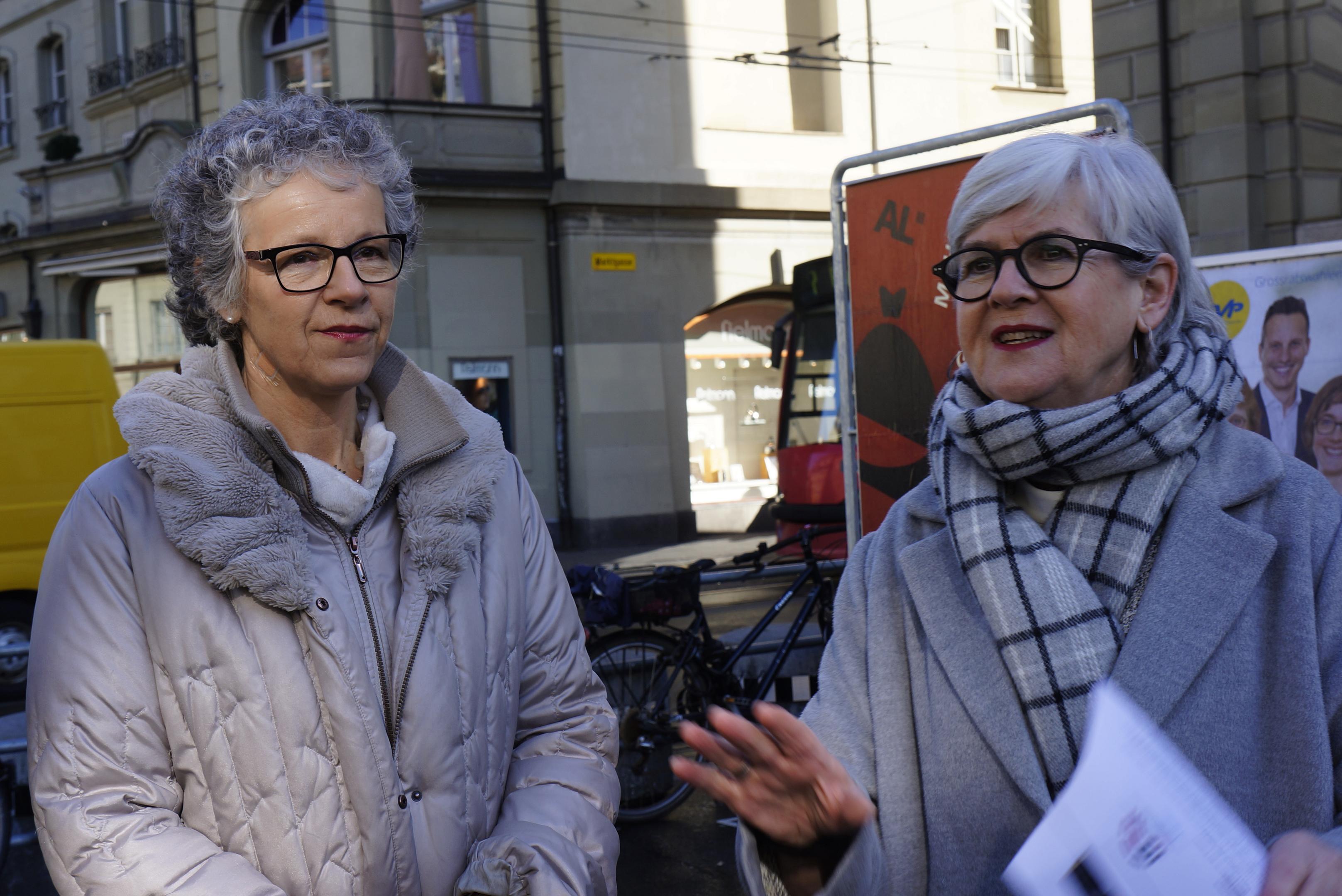 «Wir lassen uns nicht aufhalten», erklärte die Präsidentin der Eidgenössischen Frauenkommission, Yvonne Schärli (rechts), am 8. März vor dem Berner Käfigturm. 