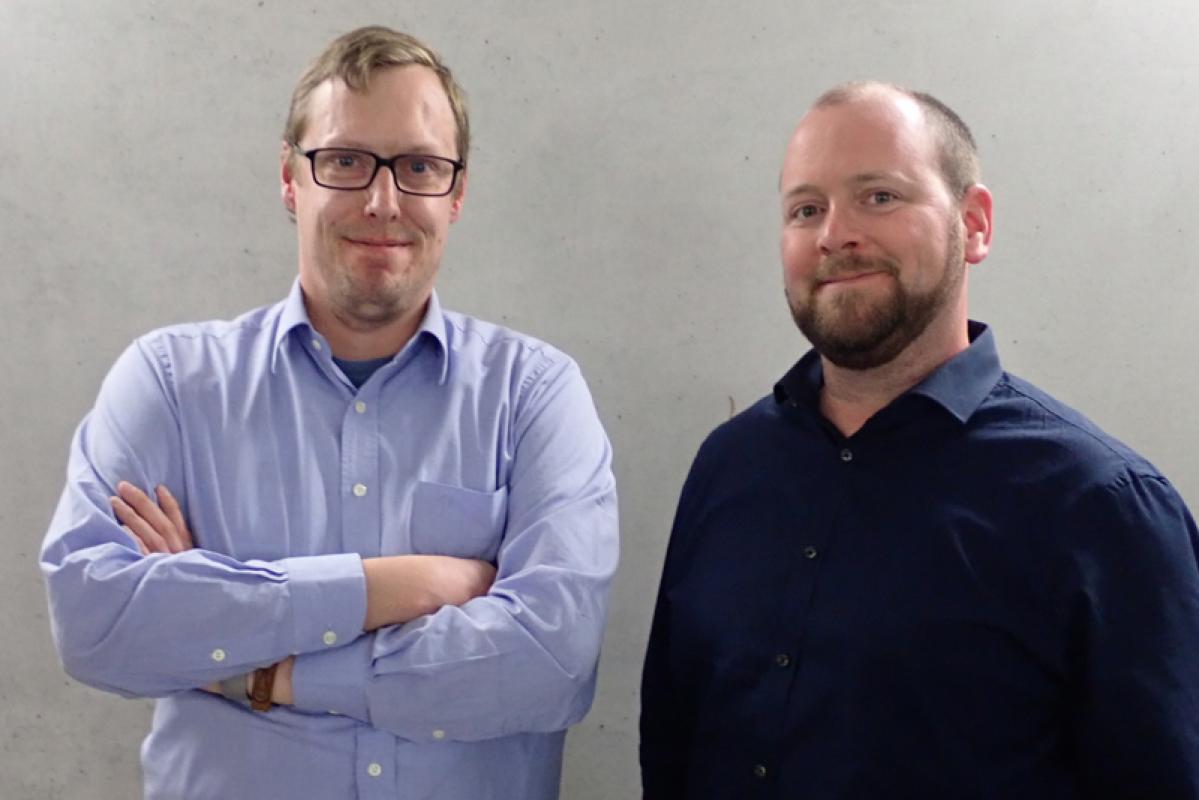 Die App-Entwickler Philippe Regenass (links) und Lukas Anrig. 